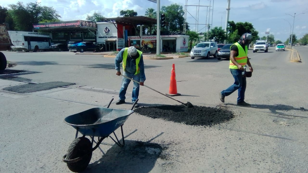 Obras Públicas lleva programa de bacheo en puntos más conflictivos de ...