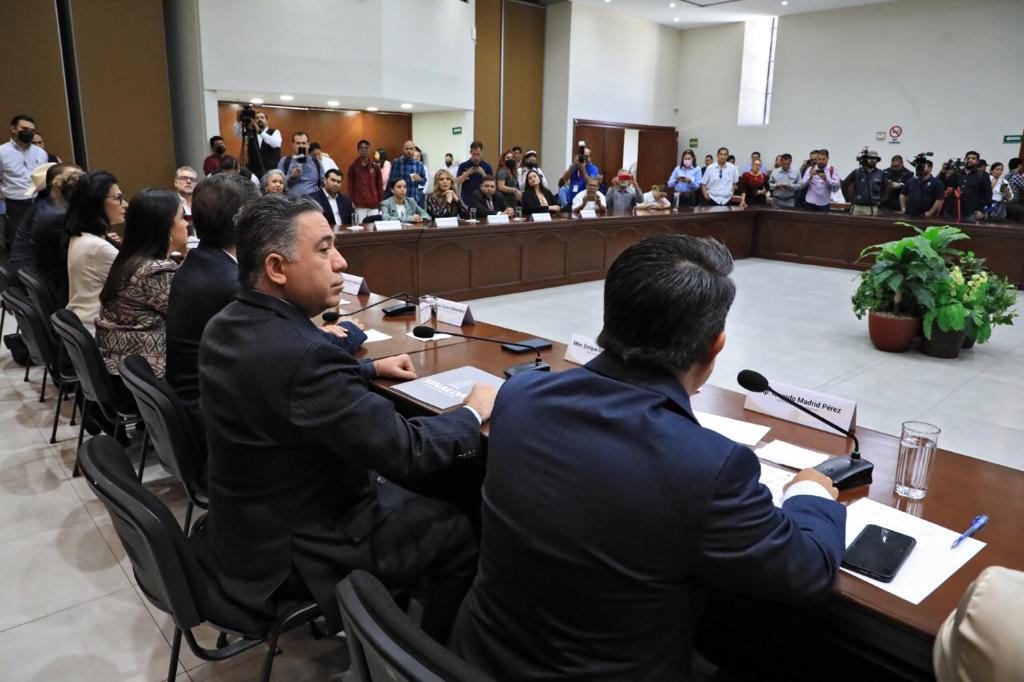 Entregan el Primer Informe de Gobierno de Rocha al Congreso del Estado ...
