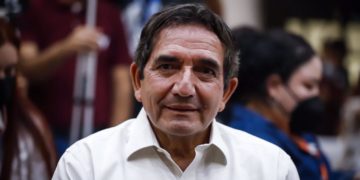 Denuncia Héctor Melesio Cuen que pone  FGE equipo de espionaje en su carro