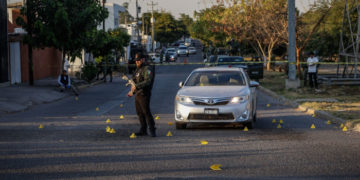 La matanza en Sinaloa da dinero a las armerías de EU: detectan corredor desde Arizona