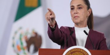 Sheinbaum afirma que EE.UU. debe “explicar” causas del confuso cierre del espacio aéreo en El Paso, Texas