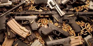 Acusan a armero de Arizona de apoyar terrorismo por proveer armas al CJNG y al Cártel de Sinaloa