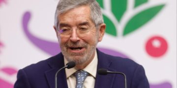 Hay que seguir dando toda la ayuda humanitaria posible a Cuba: De la Fuente