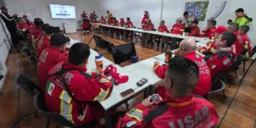 Rescatistas de Jalisco viajan a Sinaloa para búsqueda de mineros atrapados