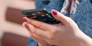 Gobierno pacta con plataformas acciones para prevenir violencia digital contra las mujeres