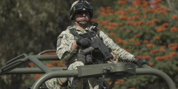 Pide Sheinbaum al Senado autorizar salida de tropas de territorio mexicano