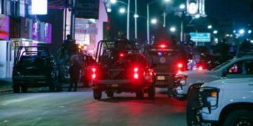 Comando ataca canchas deportivas en Sinaloa y mata a un hombre