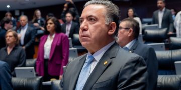 Enrique Inzunza solicita licencia como senador; denuncia “embestida mediática” en su contra