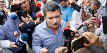 Se entrega en EU Marco Almanza, ex jefe de la Policía de Investigación de Sinaloa