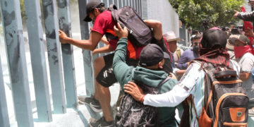 Sheinbaum niega “represión” pese a “provocación” en protestas de la CNTE