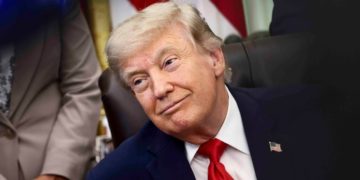 Corte de apelaciones permite a Trump seguir cobrando su arancel global del 10%