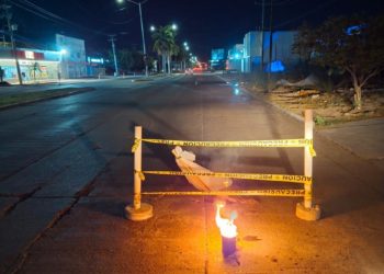 Gobierno de Ahome atiende de inmediato hundimiento detectado en el bulevar Río de las Cañas.