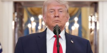 Trump advierte que Irán pagará “con creces” la muerte de soldados estadounidenses