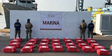 Semar incauta 1.2 toneladas de presunta cocaína frente a las costas de Chiapas