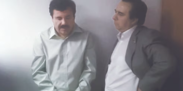 Tomás Zerón y “El Chapo”; foto inédita del interrogatorio al líder del Cártel de Sinaloa