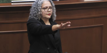 Da la espalda a Rocha y asume gobierno de Sinaloa; Graciela Domínguez promete priorizar la paz