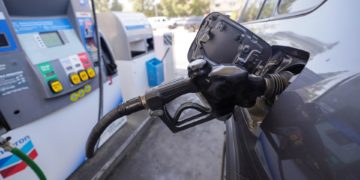 Profeco: Se renovará pacto con empresarios para estabilizar el precio de la gasolina regular y diésel