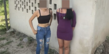 Rescatan a dos mujeres privadas de su libertad en Sinaloa; aseguran cargadores y explosivos