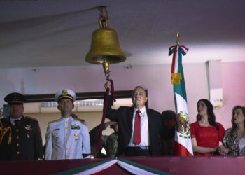 Más de 14 mil de ahomenses corean junto con el Alcalde Antonio Menéndez ¡Viva México! ¡Viva Ahome!