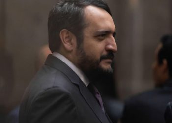 “El hijo de un expresidente pone a prueba al partido gobernante de México”. NYT.