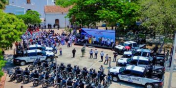Fuerzas federales y estatales intervienen Policía de Juchitán y revisan a sus agentes