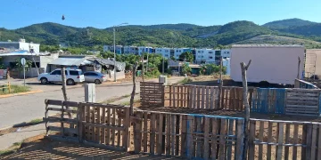 Más de 400 familias en el sur de Sinaloa llegan a Mazatlán tras huir de la violencia