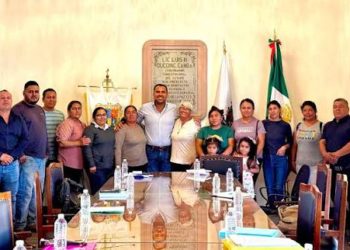 Oficina de Enlace Ahome gestiona electrificación gratuita para familias de comunidades y colonias