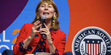 Tatiana Clouthier ‘se rebela’ contra Morena: Pide que le quiten candidatura a Clara Luz Flores